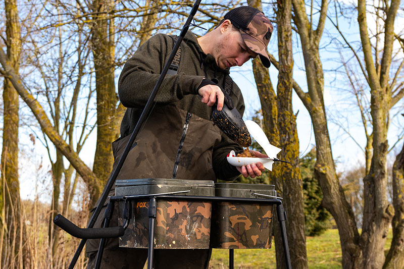 Stojak Fox Spomb Bucket Stand Kit - Double Bucket