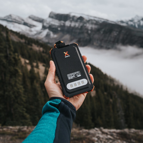 Xtorm Solar Charger Black/Orange - Xtorm Solar Charger 5000 MAh Black/Orange