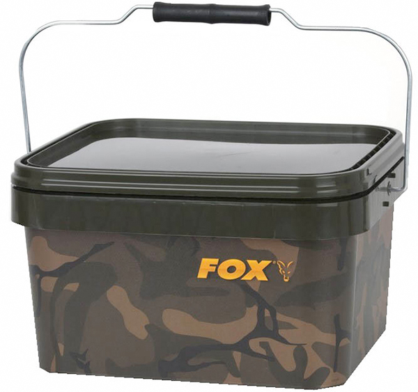 Carp Tacklebox, pełny akcesoriów end-tackle znanych marek! - Fox Camo Square Bucket 5L