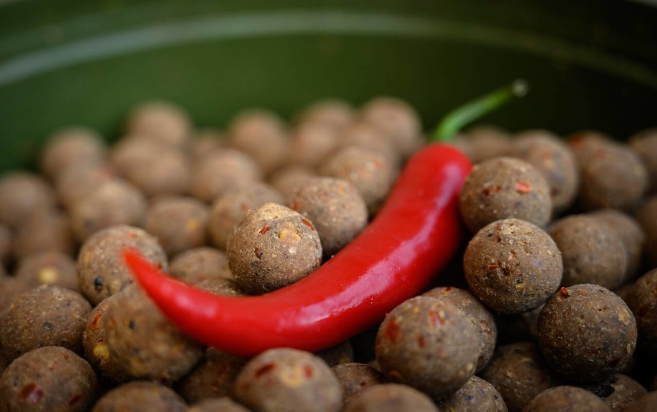 Dynamite Baits Hot Crab & Krill Boilies (1.8kg)