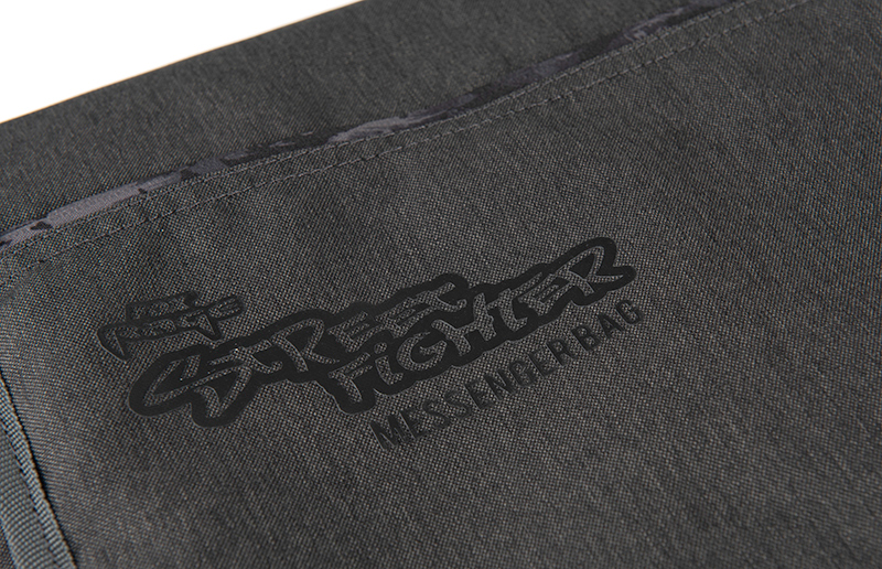 Torba na ramię Fox Rage Street Fighter Messenger Bag (z 2 pudełkami)